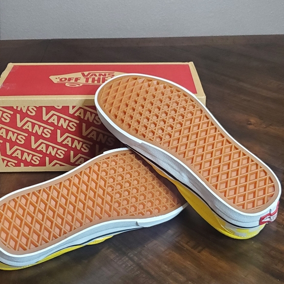 Vans Classic Slip On Checkerboard Cyber Yellow 💛 Women Size 6, Men Size 4.5 - Picture 7 of 9